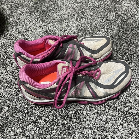 Brooks Womens Pure Cadence 1201541B801 White Pink Running Sneakers Size 9.5B Med - Picture 3 of 9